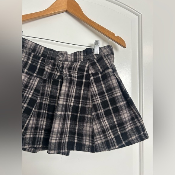 Free People Plaid Serena Micro Skort Black Gray size 8 preppy academia 90s - Picture 5 of 14